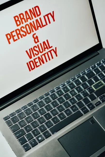 Représentation visuelle de l’image de marque, de l’identité et des stratégies marketing.